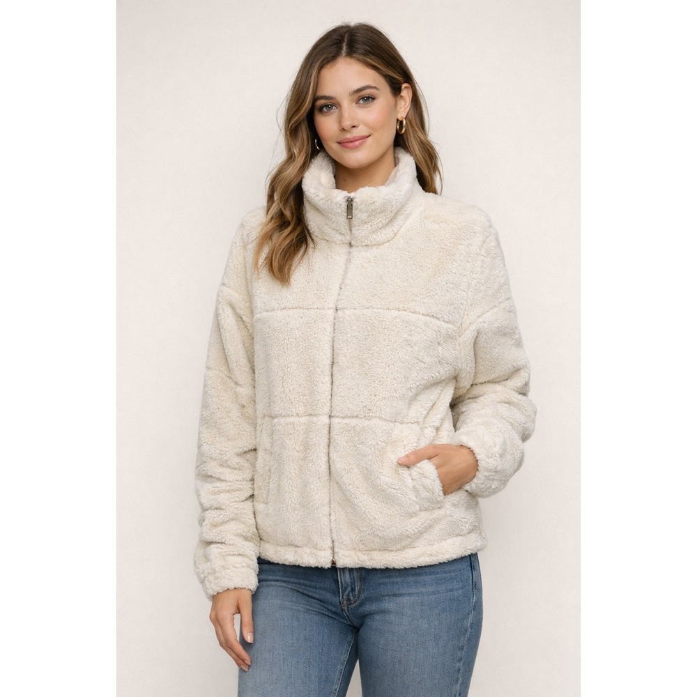 BLASHE Ivory Faux Fur Old Money Mob Wife Textured Cozy Jacket Size L